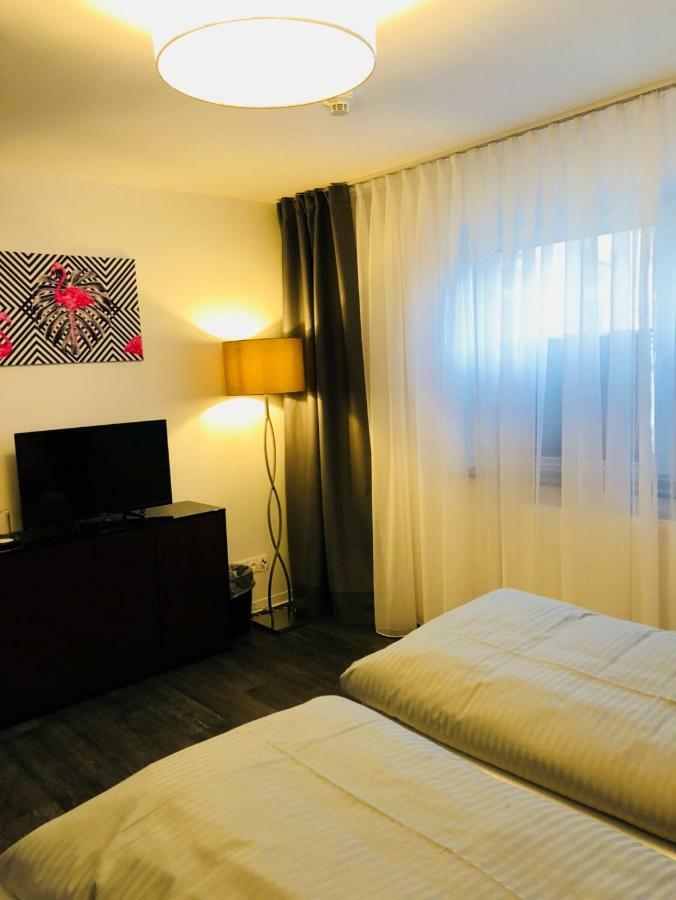 Haus Tannenhof Hotel Hannover Esterno foto